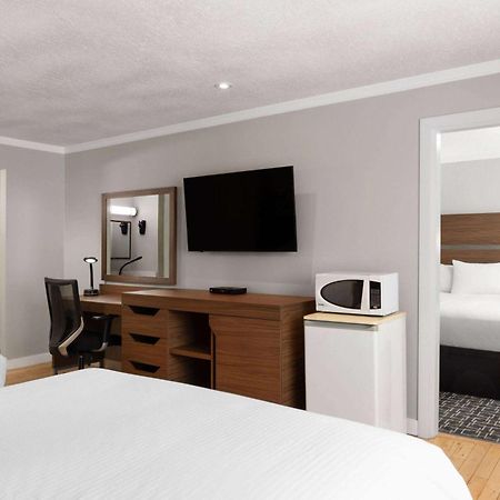 Baymont By Wyndham Edson Hotell Eksteriør bilde