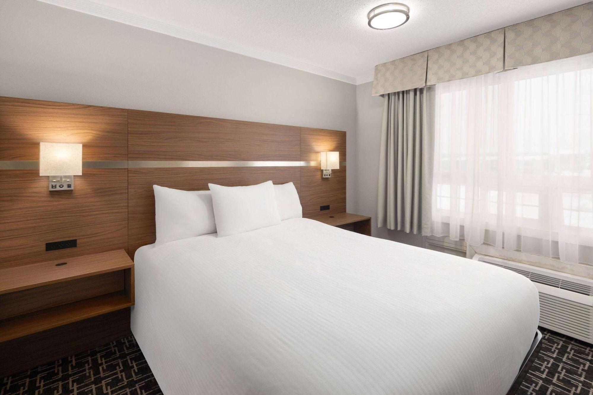 Baymont By Wyndham Edson Hotell Eksteriør bilde