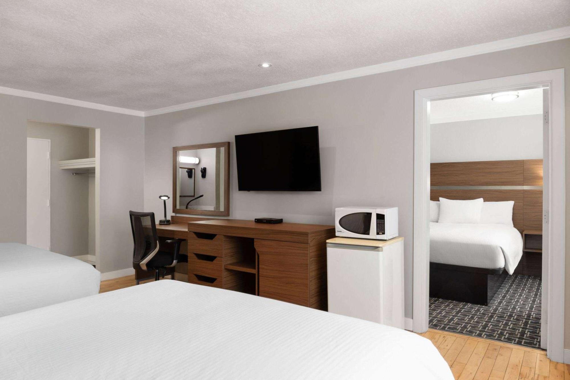 Baymont By Wyndham Edson Hotell Eksteriør bilde